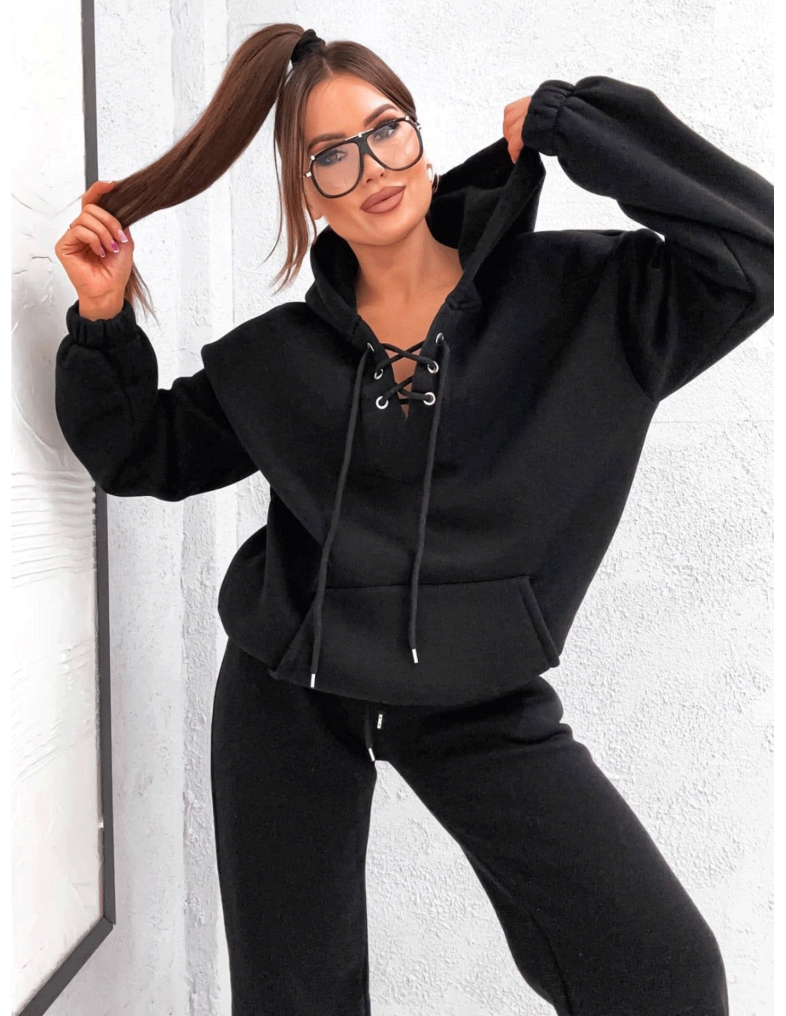 Stylowy komplet dresowy z bluzą NYARA