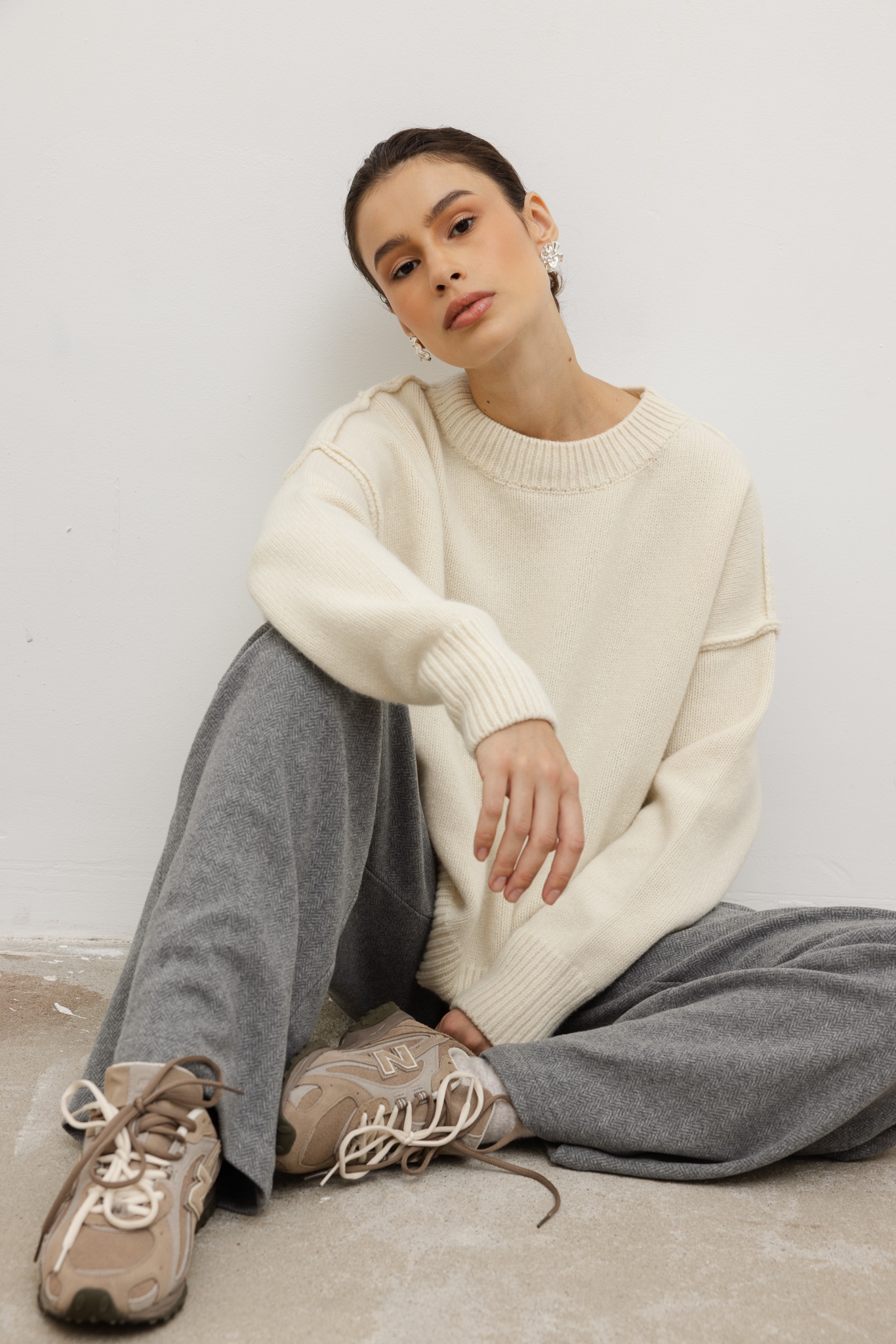 WEŁNIANY SWETER DEMETER ECRU