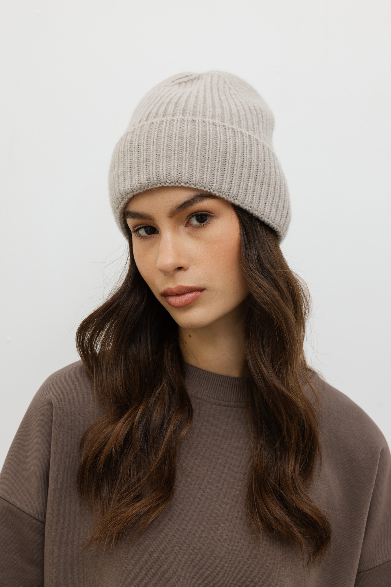 WEŁNIANA CZAPKA INES BEŻOWA