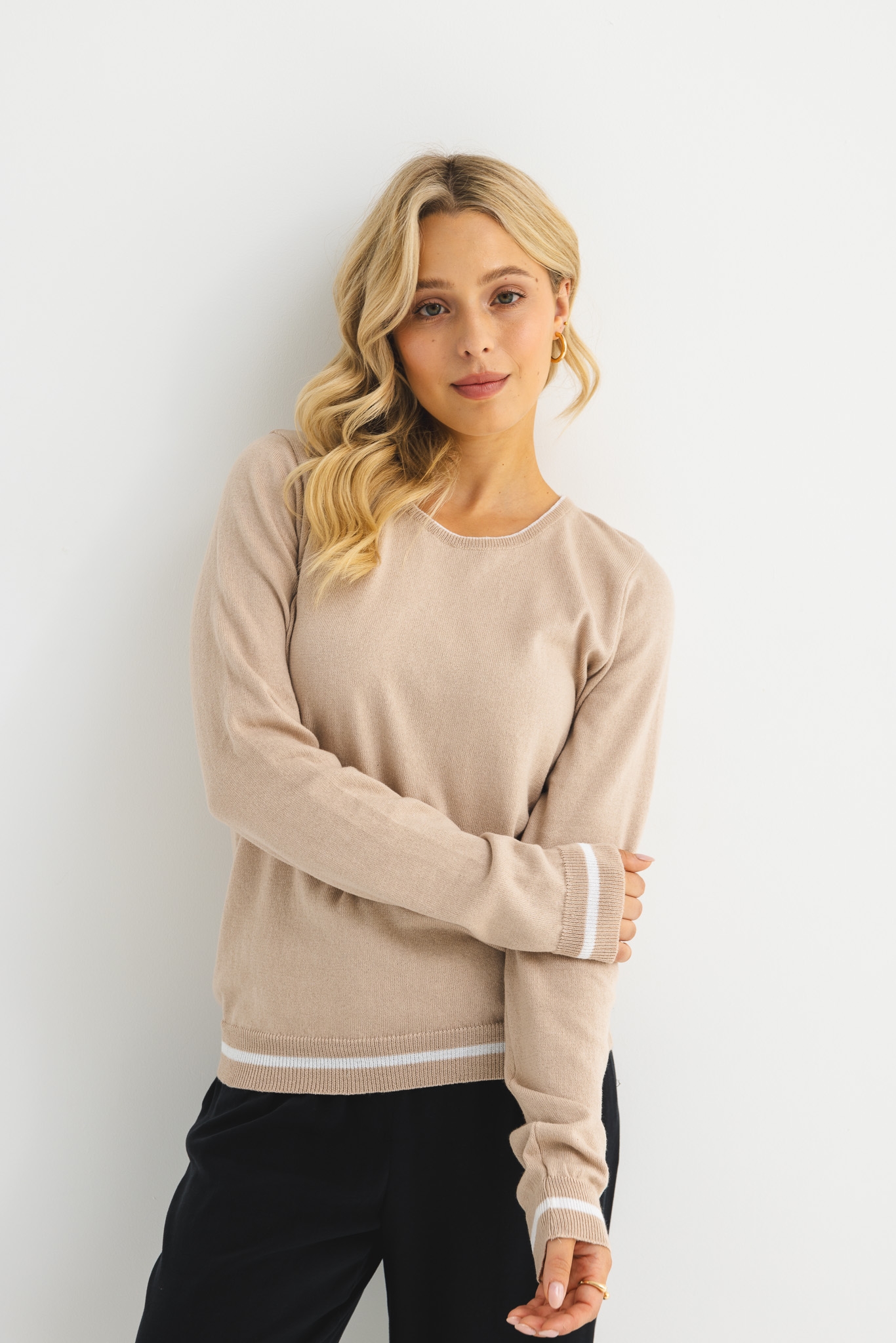 LEKKI SWETER JANE BEŻOWY