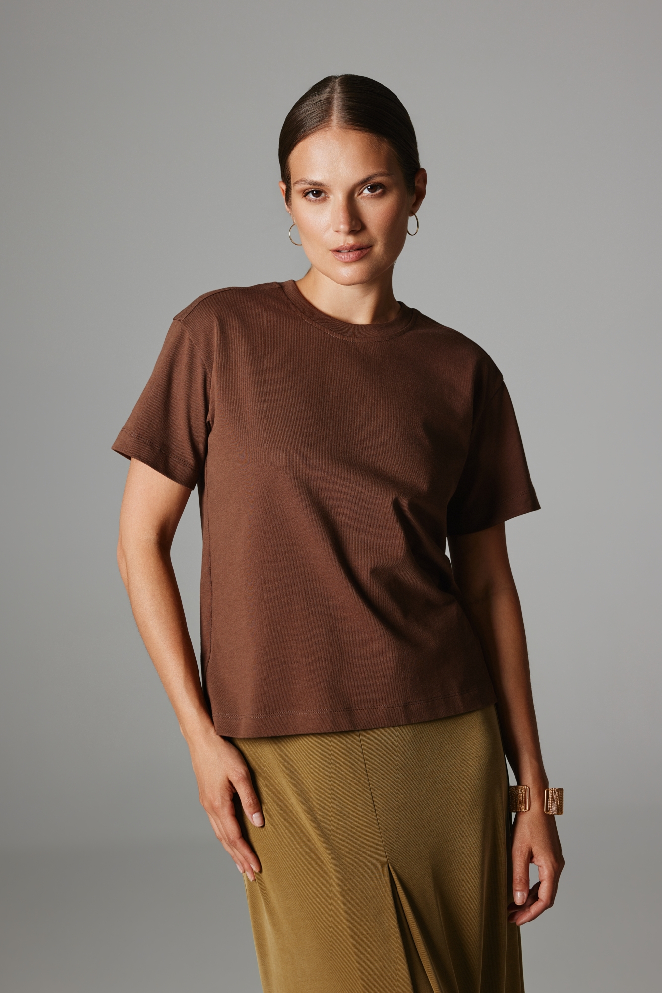 T-SHIRT KIM BRĄZOWY