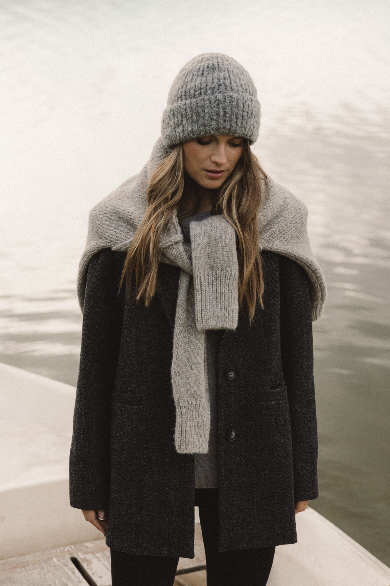 WEŁNIANA MARYNARKA CARLA CIEMNO SZARA