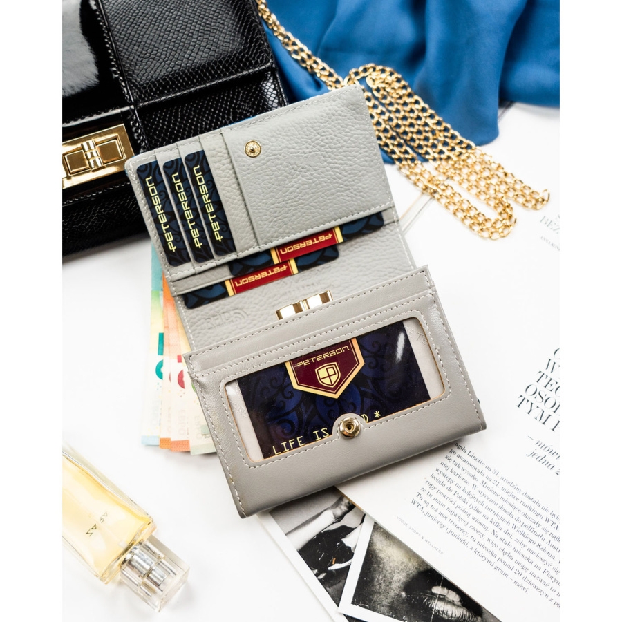 Portfel damski ze skóry naturalnej w niebieskim kolorze ozdobiony kwiatowym wzorem PTN PH30-LFL Peterson