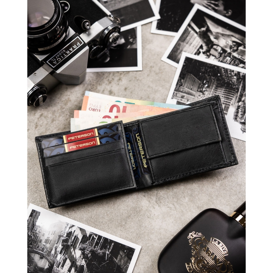 Czarny portfel męski ze skóry naturalnej bez zapięcia zewnętrznego - Peterson