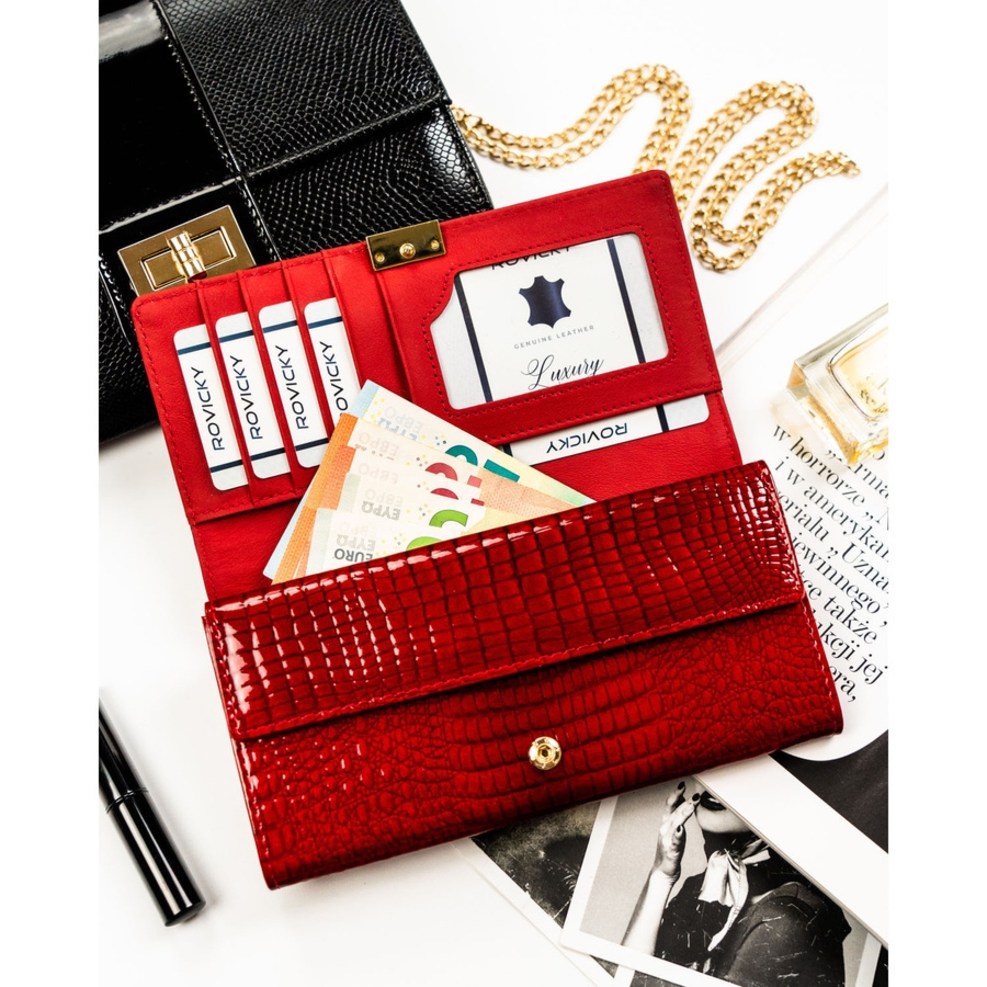 Lakierowany portfel damski ze skóry naturalnej w czerwonym kolorze zamykany na zatrzask RH-20A-1-RS Rovicky