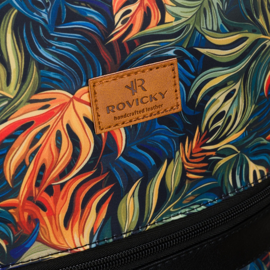 Wzorzysty, miejski plecak damski zawieszony na regulowanych szelkach - Rovicky