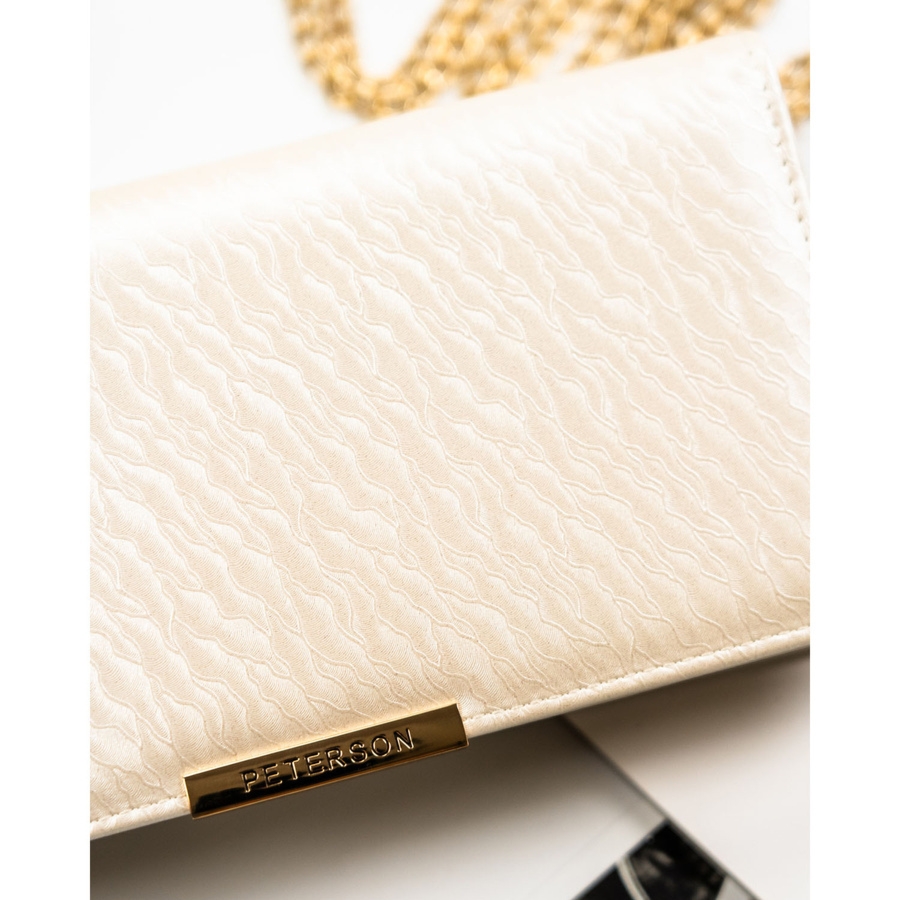 Portfel damski ze skóry ekologicznej w kolorze ecru zamykany na zatrzask i suwak PPTN 005-NF8 eterson