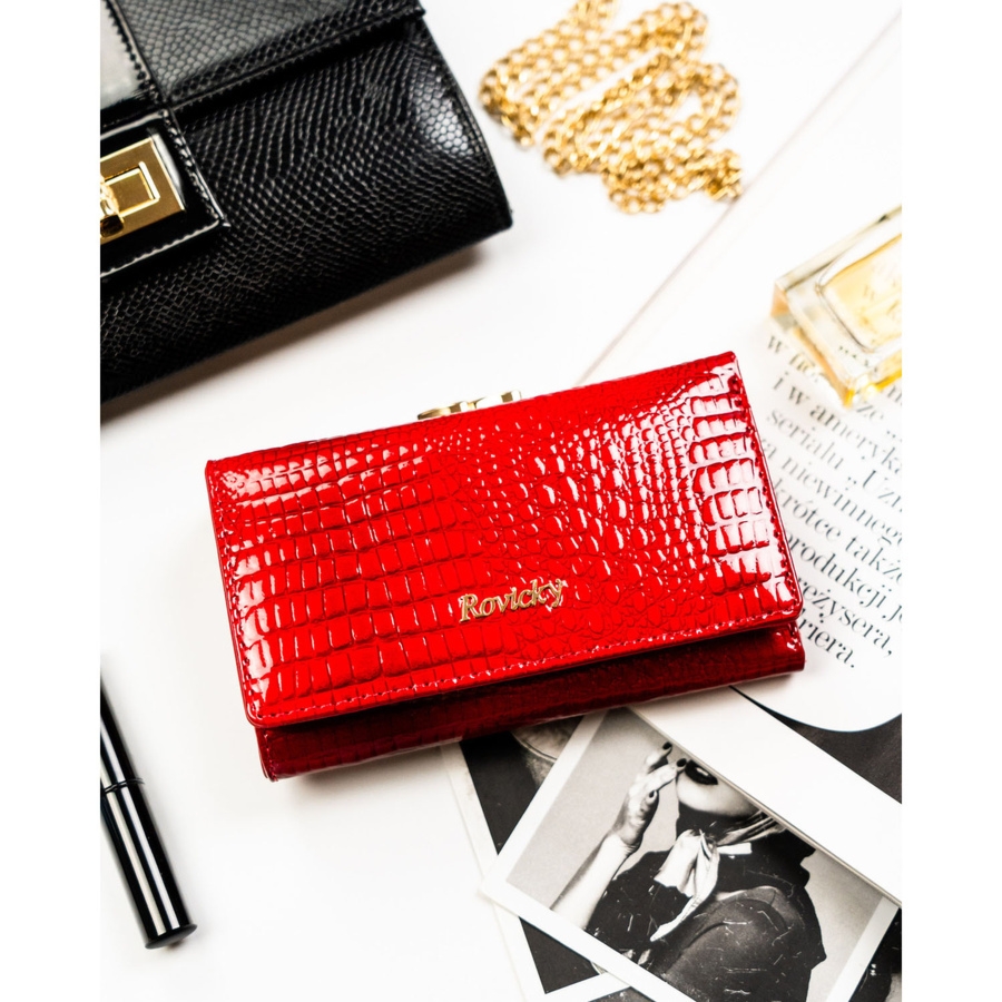 Średni portfel damski ze skóry naturalnej w czerwonym kolorze zamykany na bigiel i zatrzask RH-23-1-RS Rovicky