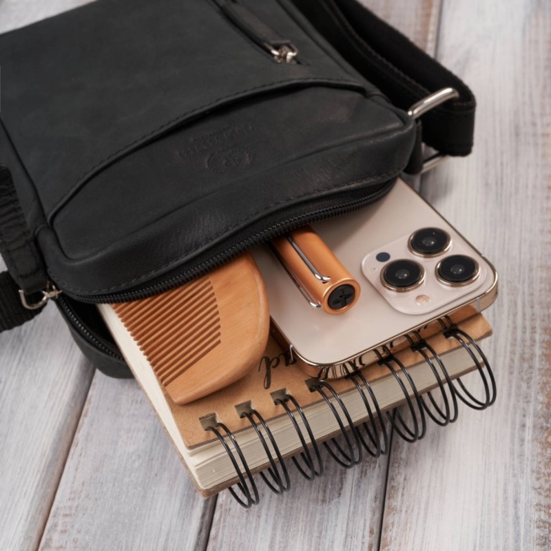 Saszetka męska na ramię skórzana czarna mała Paolo Peruzzi AY-05-HBL