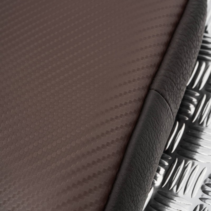 Saszetka męska skórzana na ramię z tłoczeniem typu carbon brązowa Paolo Peruzzi AL-19-BR