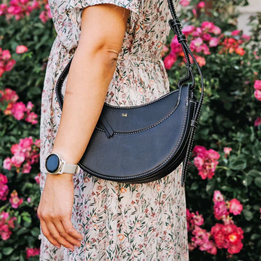 Listonoszka damska crossbody półksiężyc SHE S10 czarna