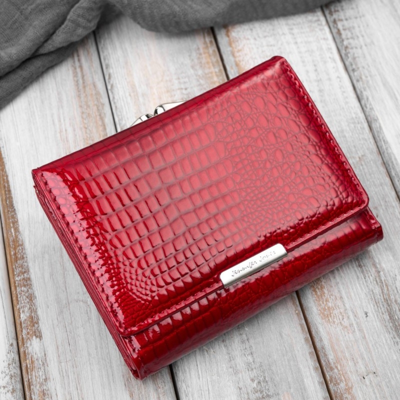 Portfel damski skórzany mały elegancki czerwony lakierowany croco SP-23-CRD