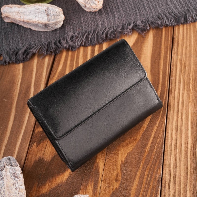 Portfel damski skórzany czarny klasyczny mały Paolo Peruzzi T-32-BL