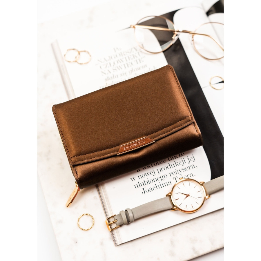 Brązowy portfel damski ze skóry ekologicznej wyposażony w system RFID - Rovicky