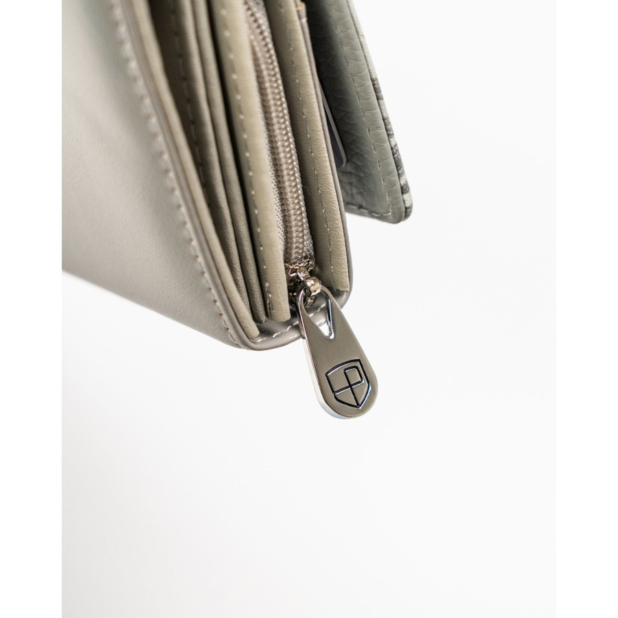 Biały, duży portfel damski z systemem RFID zamykany na zatrzask PTN PX20-1-NPK Peterson