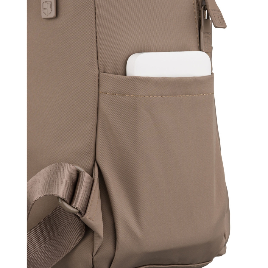 Beżowy plecak damski wykonany z poliestru, zawieszony na regulowanych szelkach - Peterson