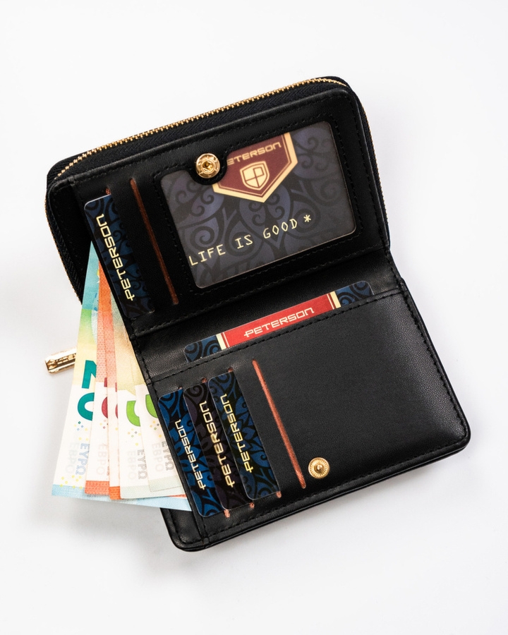 Pikowany, czarny portfel damski ze skóry ekologicznej zamykany na zatrzask i suwak - Peterson