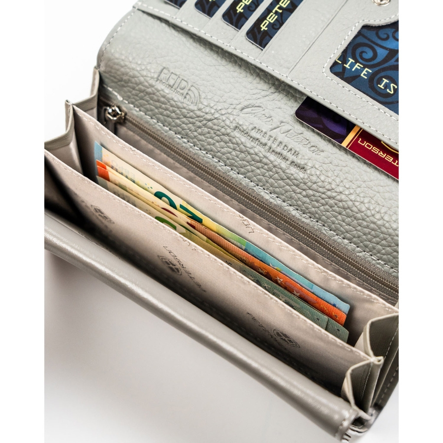 Biały portfel damski z systemem RFID zamykany na zatrzask - Peterson