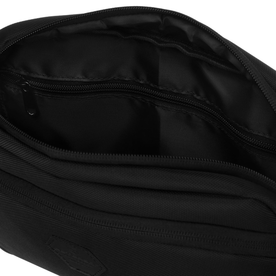 Sportowa saszetka w czarnym kolorze zamykana suwakiem, dwukomorowa - Peterson