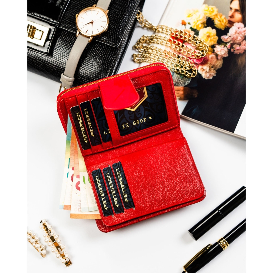 Czerwony portfel wykonany ze skóry naturalnej i ekologicznej zamykany na suwak i zatrzask - Peterson