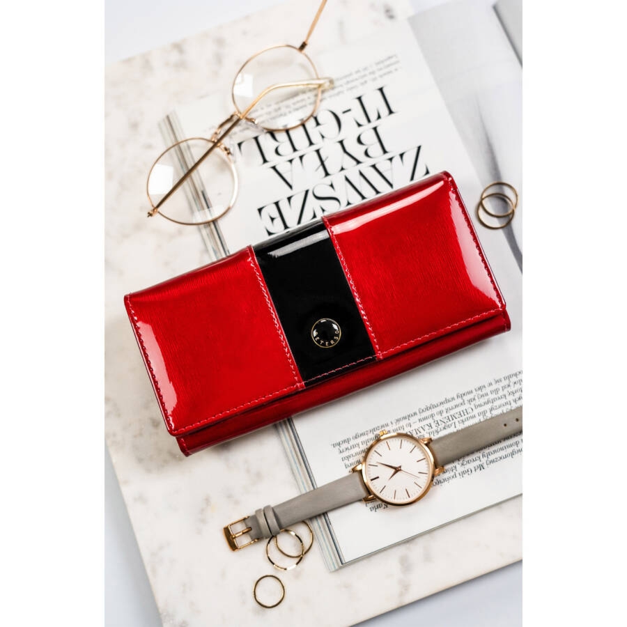 Elegancki portfel damski czerwony z ochroną RFID PTN PH22-3-SH Peterson