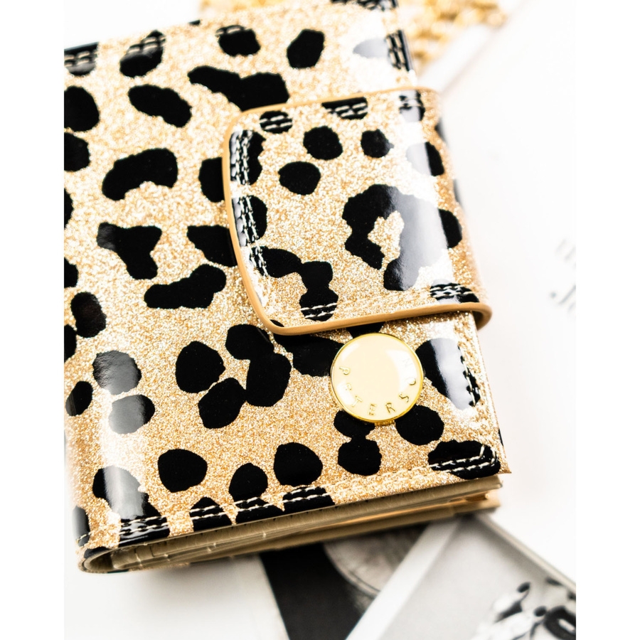 Mały portfel damski ze skóry ekologicznej i naturalnej w złotym kolorze - Peterson