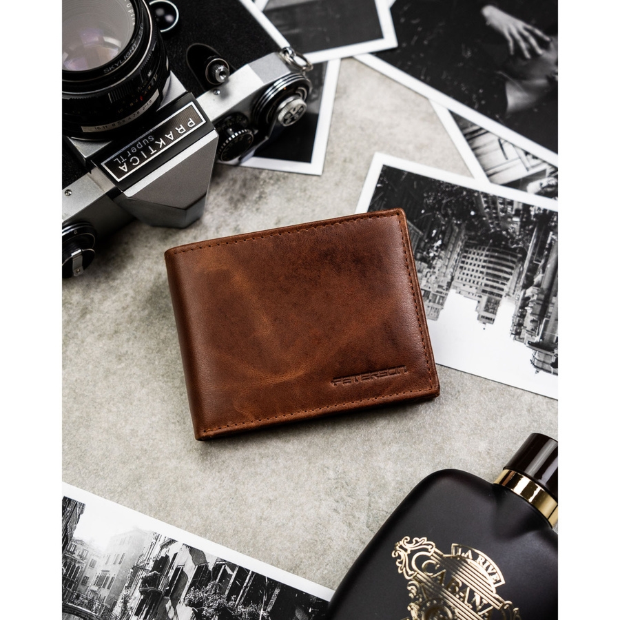 Jasnobrązowy portfel męski ze skóry naturalnej bez zapięcia zewnętrznego - Peterson