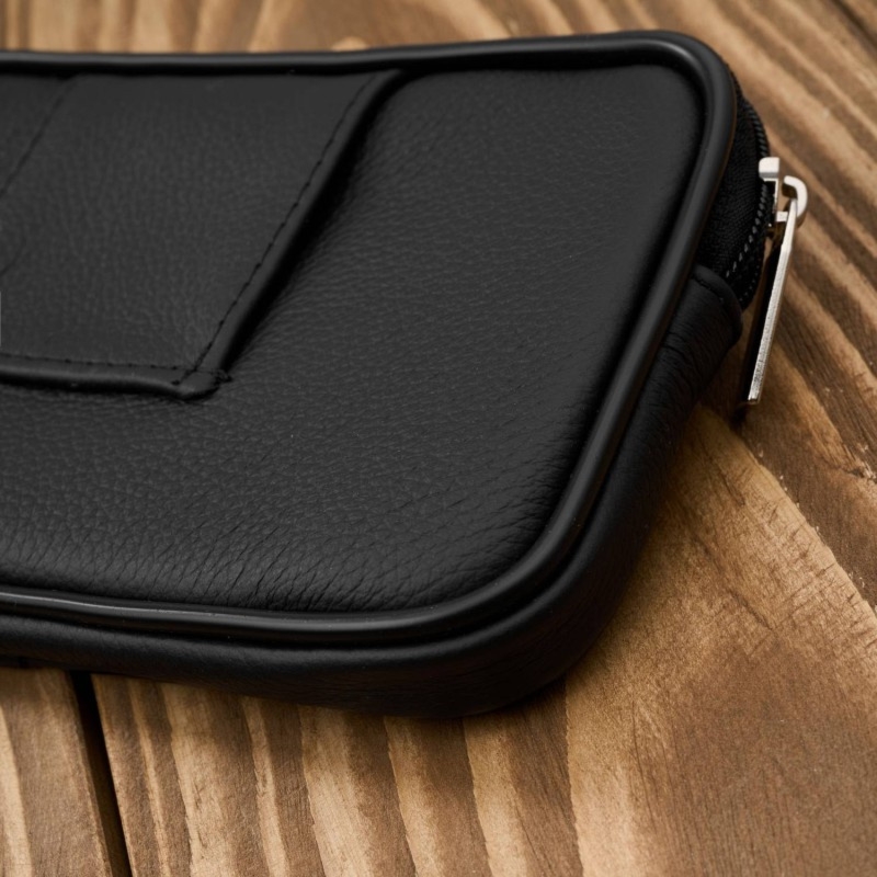 Męska skórzana saszetka na pasek do ręki czarna ABR-53