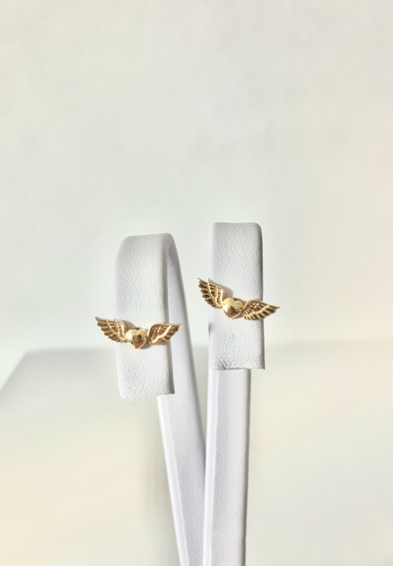 Złote kolczyki serce ze skrzydłami przy uchu 585 na sztyft