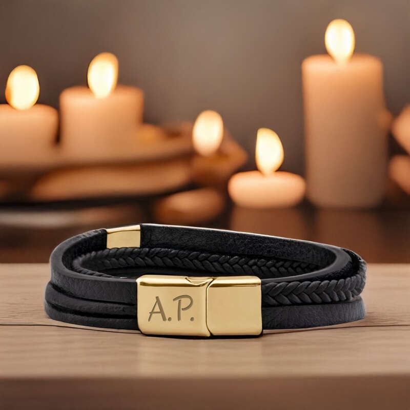 Bransoletka warkocz czarna z grawerem i złotym zapięciem na Walentynki