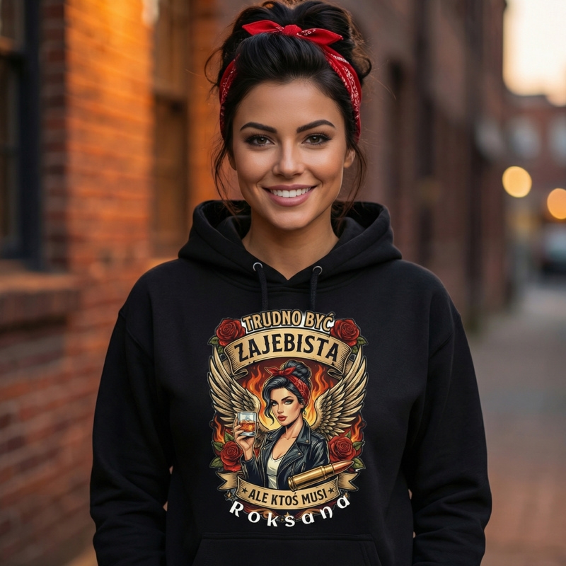 Czarna bluza damska „Trudno być zajebistą” – personalizowana z imieniem