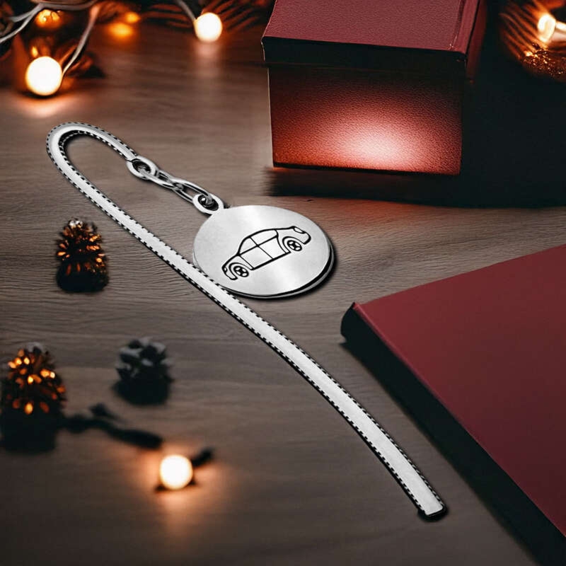 Prezent na Dzień Mamy: srebrna zakładka samochód z grawerem