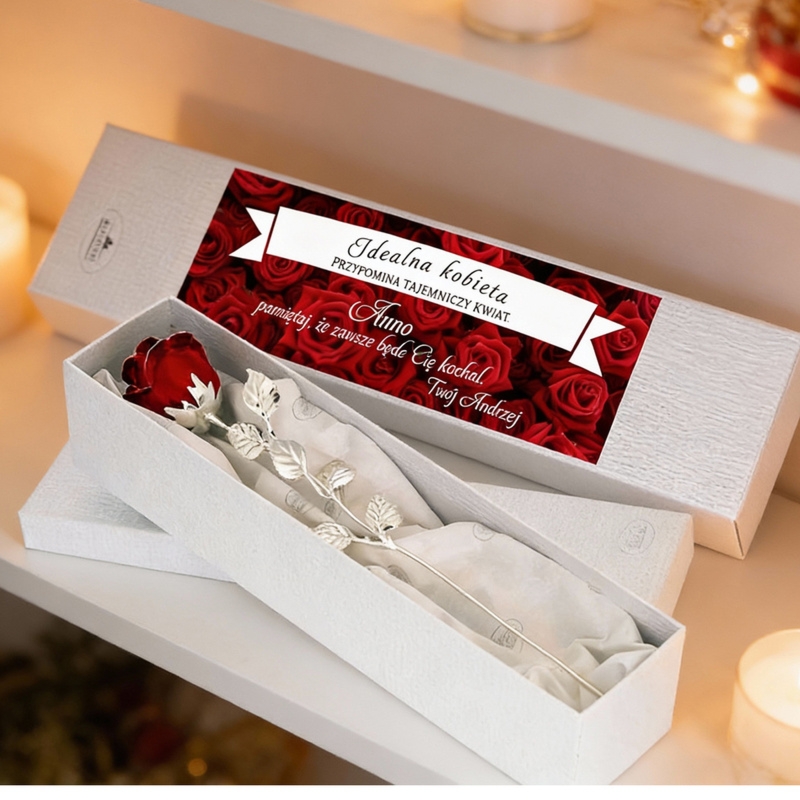Czerwona róża posrebrzana z personalizacją – wieczna róża w ozdobnym pudełku | Prezent na Walentynki