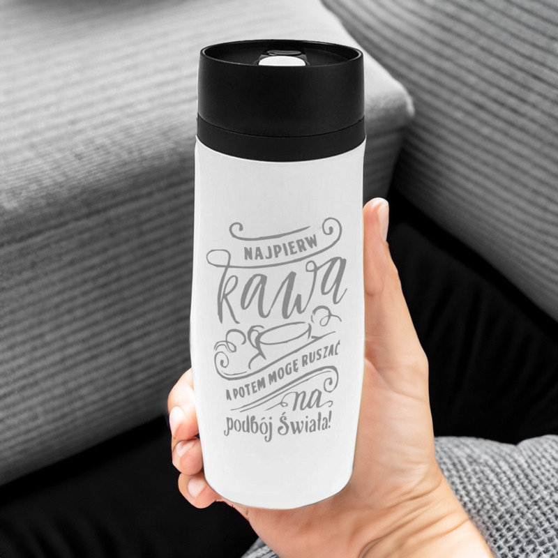 Biały kubek termiczny termos z grawerem laserowym na prezent