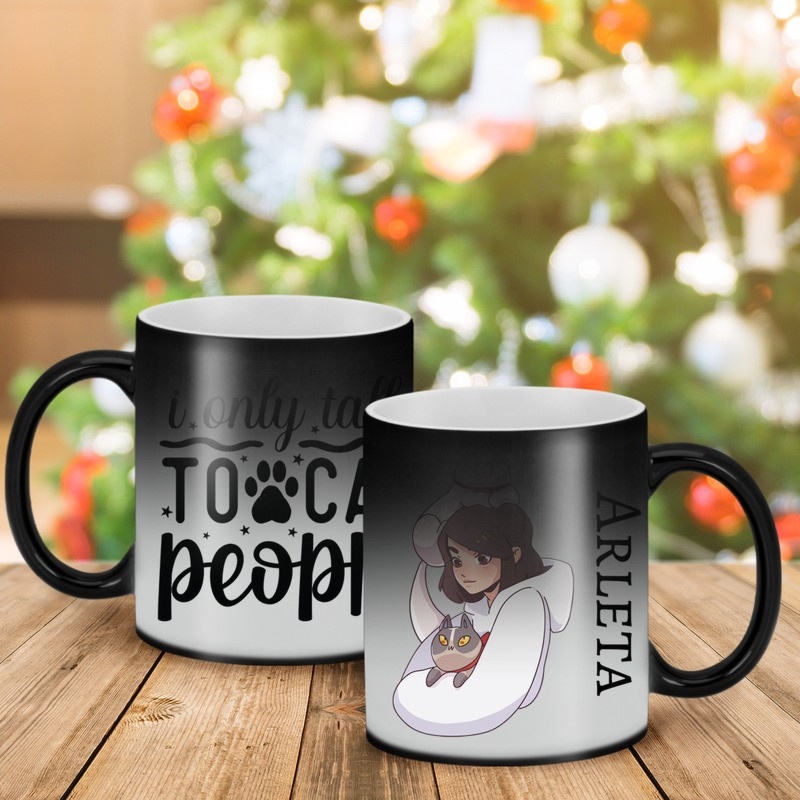 Na Mikołajki magiczny kubek dla kociary Cat People z imieniem