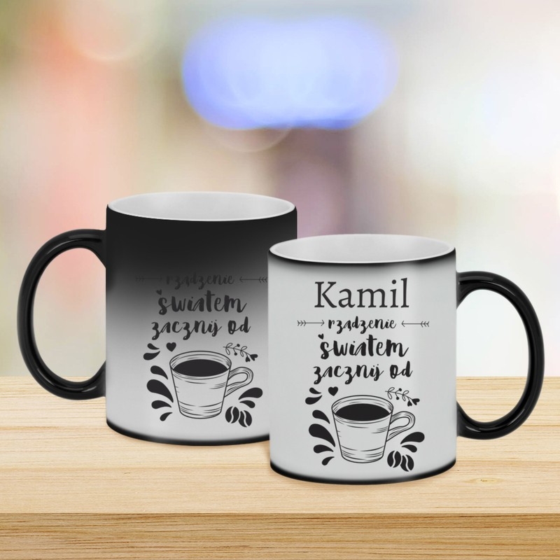 Matowy magiczny kubek Rządzenie światem z imieniem – personalizacja
