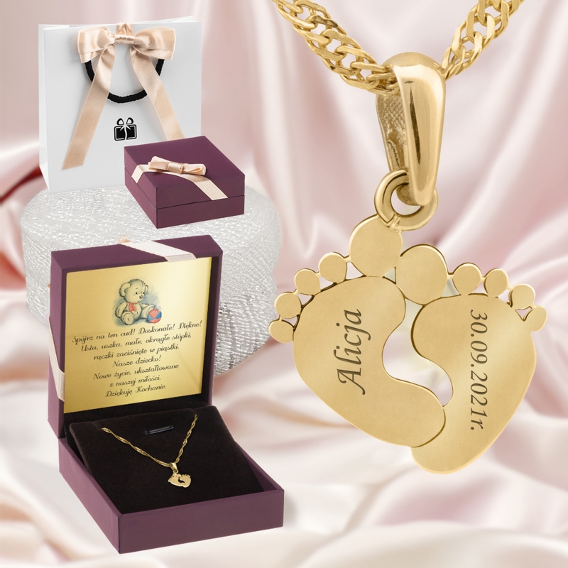 Na narodziny: Wisiorek stópki 585 z grawerem i łańcuszkiem Singapur