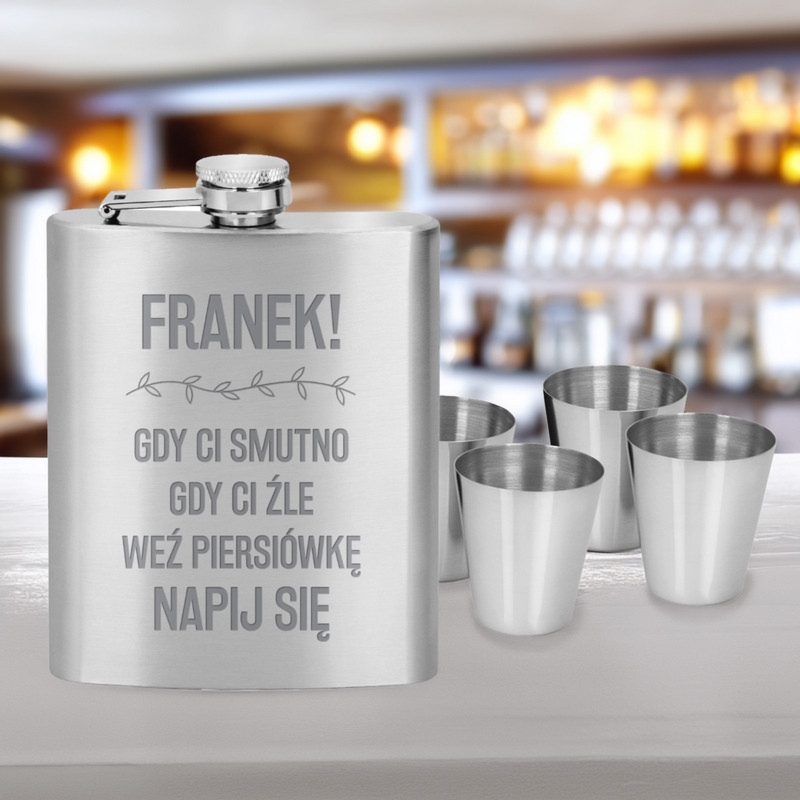 Piersiówka stalowa z kieliszkami w etui z lejkiem Grawer 220 ml