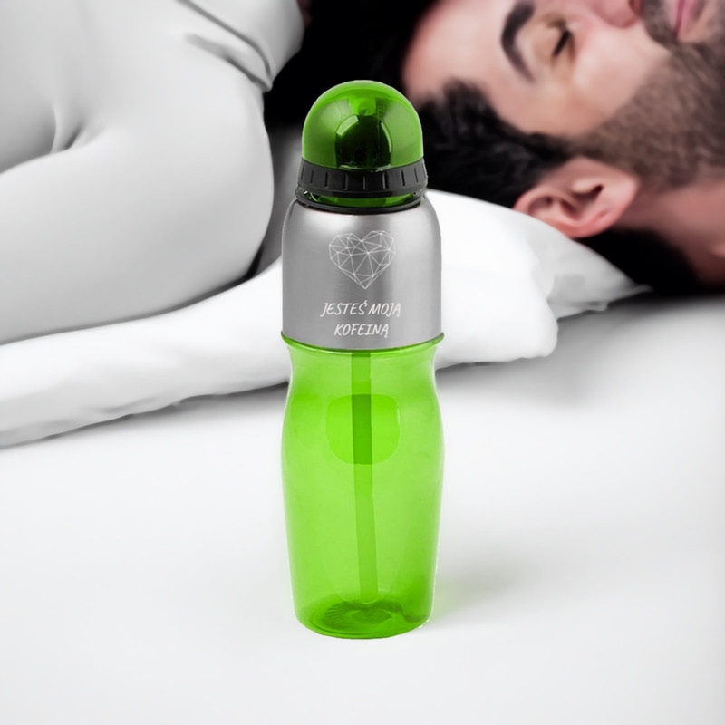 Bidon sportowy zielony z grawerem laserowym na stalowej części