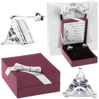 Na Komunię srebrne kolczyki trójkąty 925 z dedykacją w pudełku