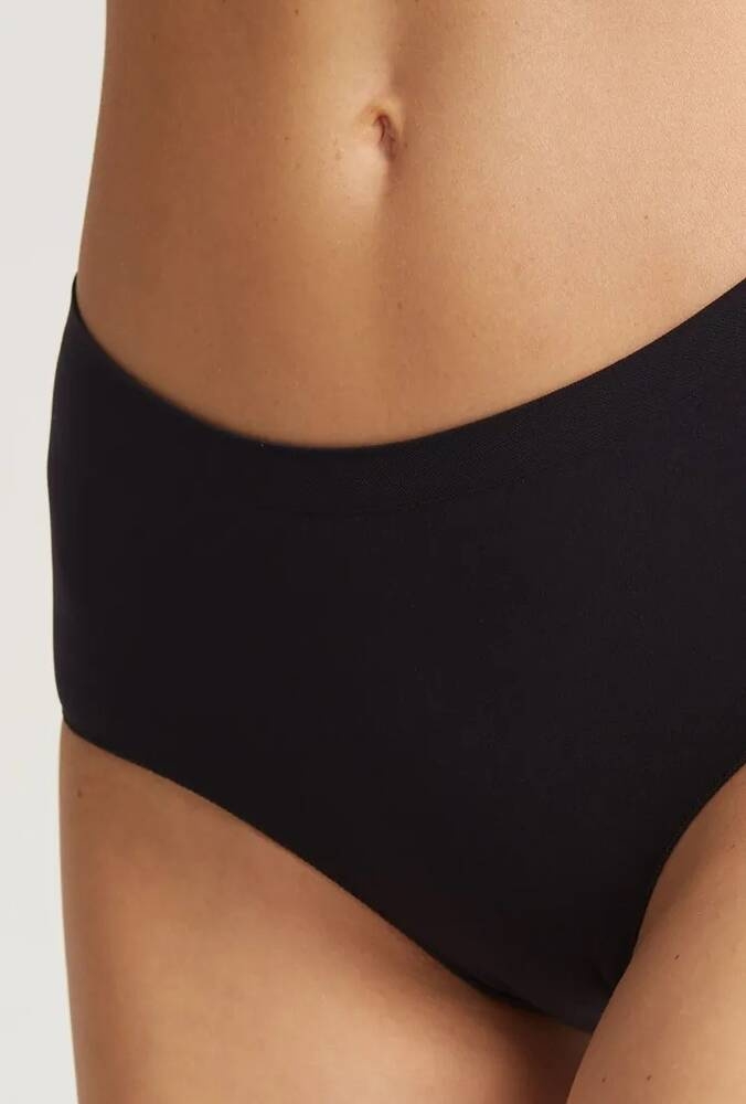 41663 retro sensual skin figi damskie gatta- black