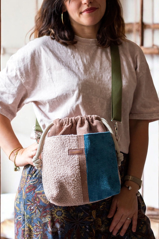Image of Pakamera Różowa listonoszka z kominem patchwork