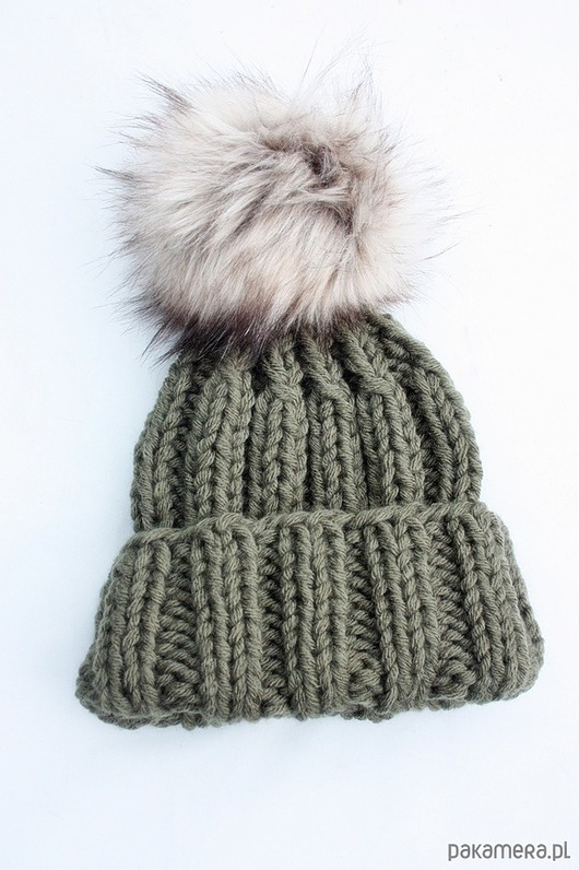 Image of Zielona czapka beanie z pomponem