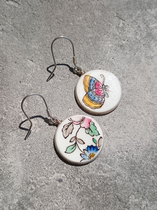 Image of Pakamera Kolczyki ceramiczne motyl + kwiaty