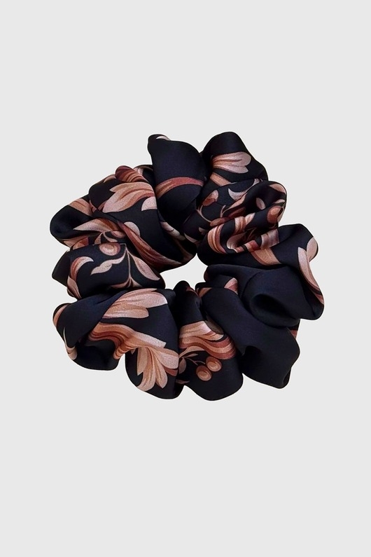 Image of Pakamera Gumka do włosów czarna ze złotym wzorem Scrunchie Medium Black Truffle