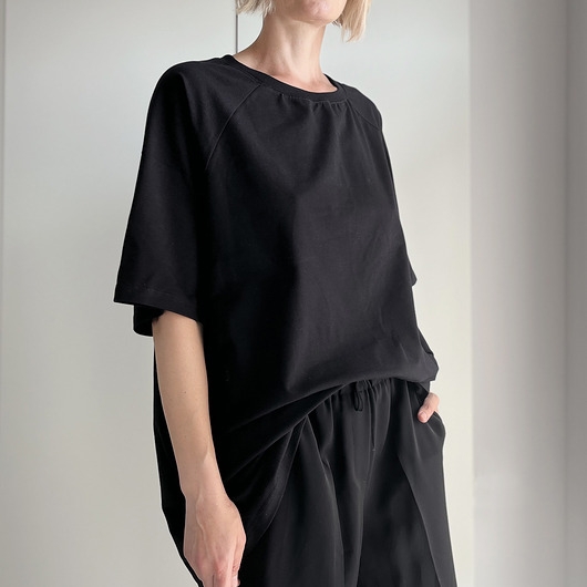 Image of Pakamera Czarna bluzka raglan