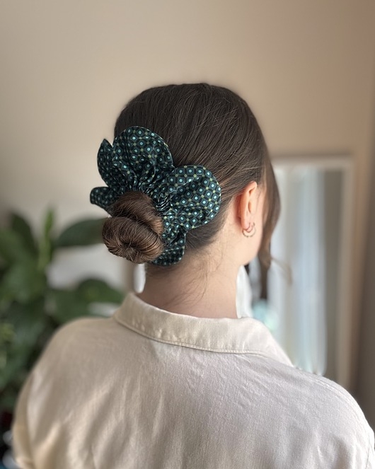 Image of Pakamera Flower Scrunchie Wzorki