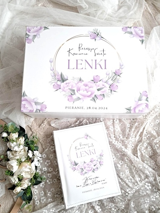 Image of Pakamera Zestaw komunijny FIOŁKOWE KWIATY z imieniem, kuferek i album prezent na Komunie