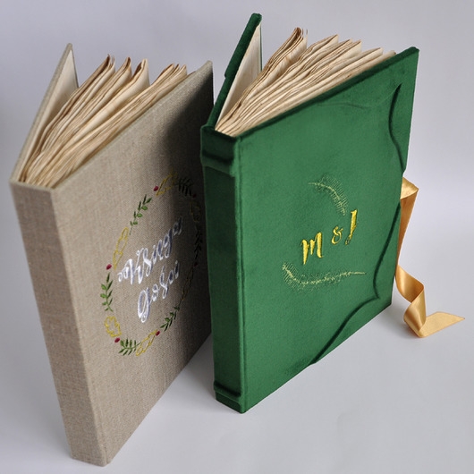 Image of Księga gości personalizowana haftowana aksamitna welurowa zielona A4