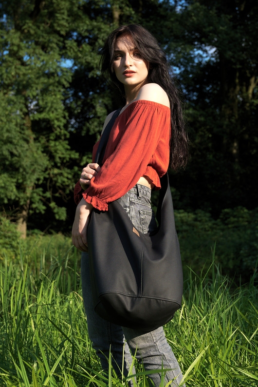 Image of Czarna torba hobo w stylu boho / vegan